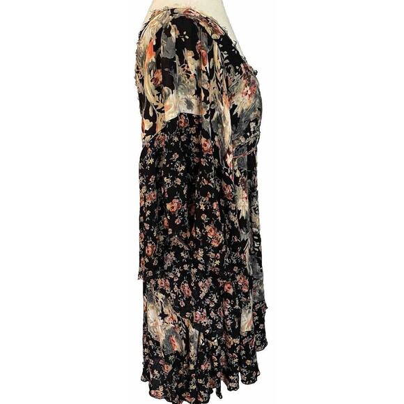 Free People Mini Dress Sz XS Heart Of Gold Dark Floral Boho Bell Sleeve Fairy - Picture 8 of 16